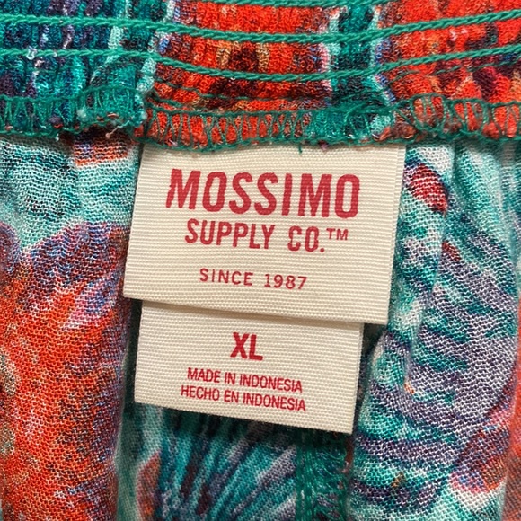 Mossimo Elastic Waist Loose Fit Shorts - XL - Picture 3 of 3